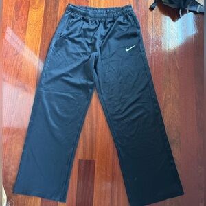 Boys Nike Dri-fit sweatpants size XL